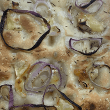 Carregar imagem no visualizador da galeria, Focaccia cebola, tominho queijo Brie