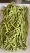 Carregar imagem no visualizador da galeria, Massa fresca italiana fettuccine com espinafre