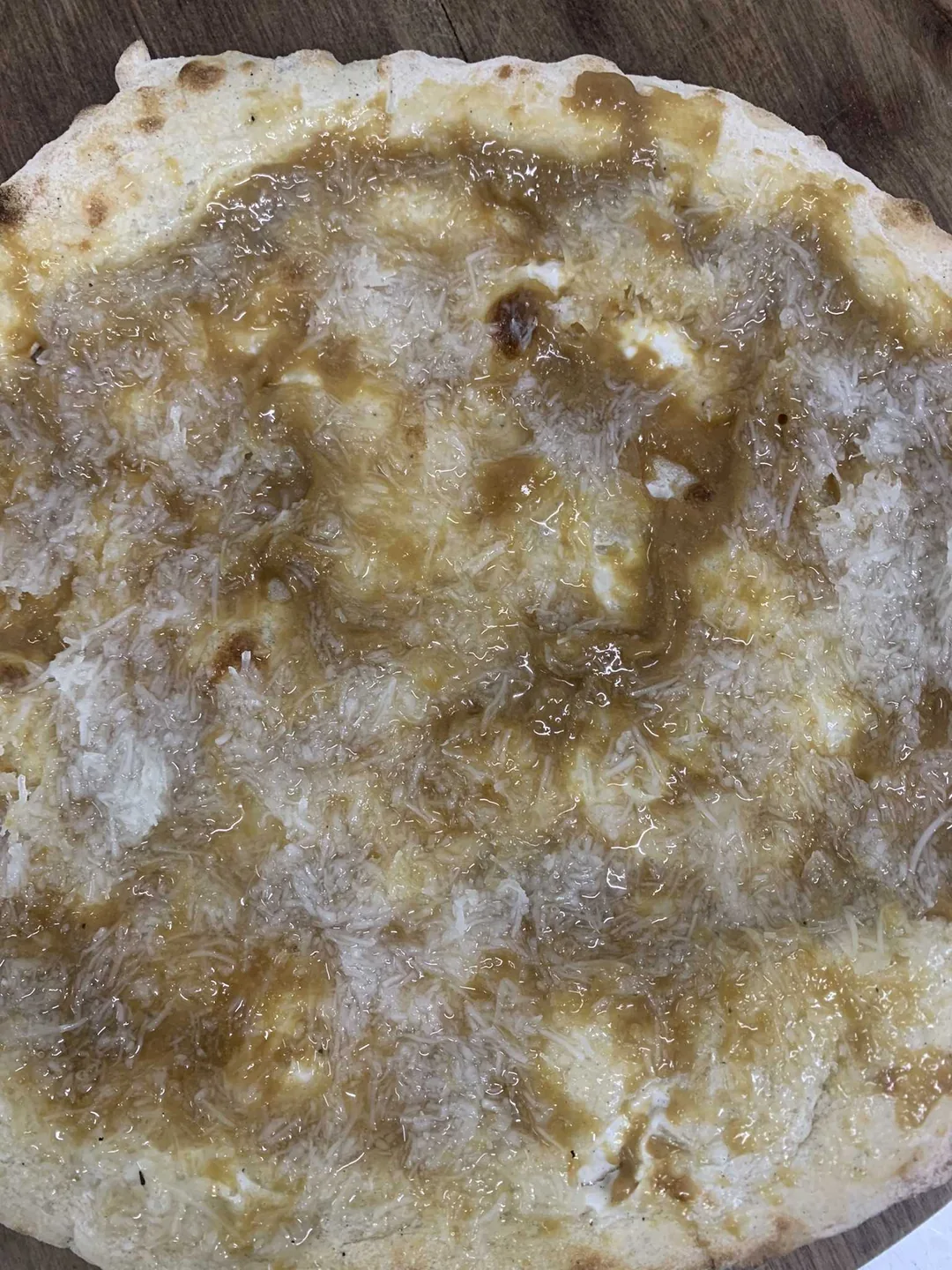 Pizza doce de leite de castanha e coco vegana