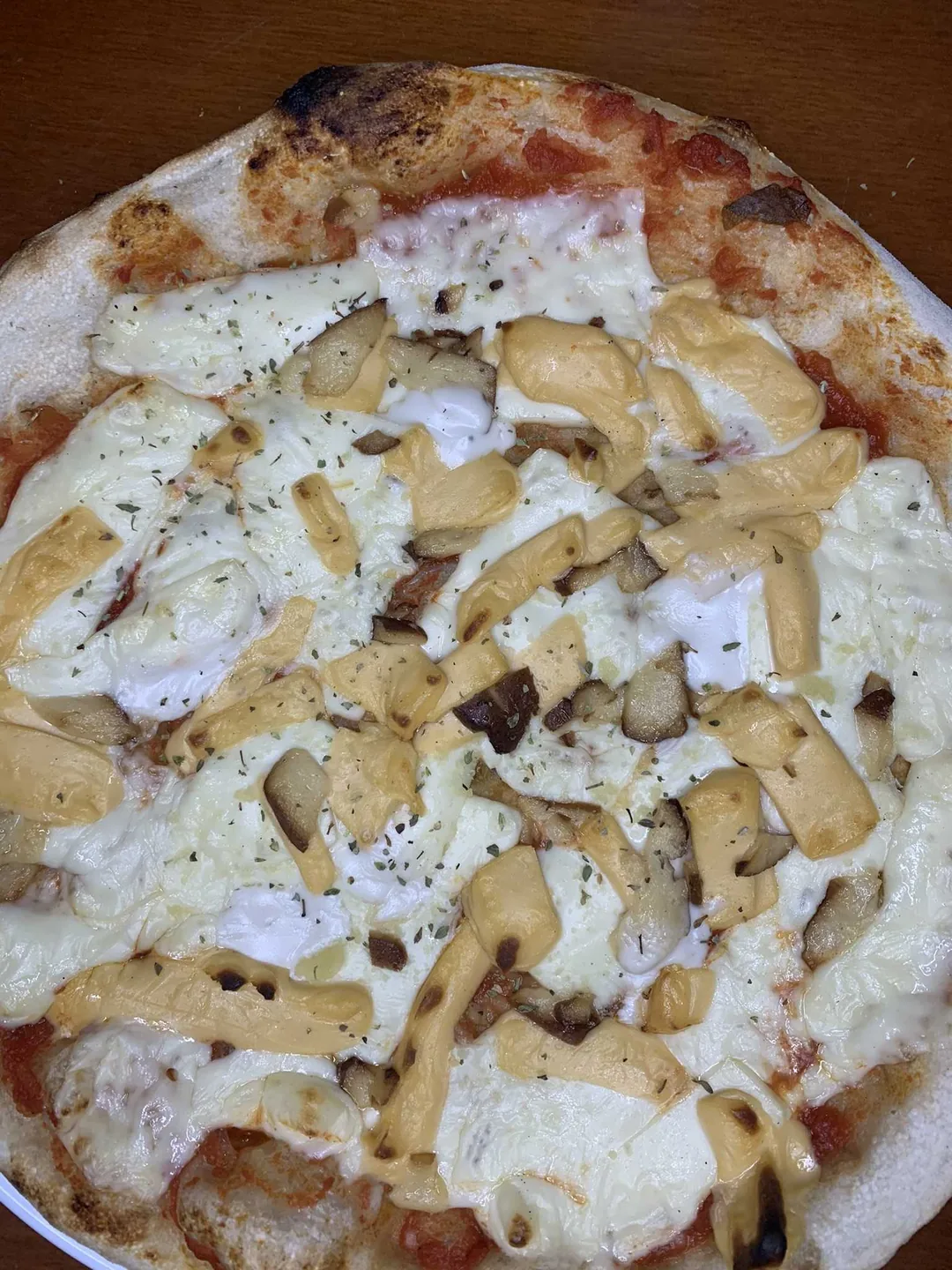 Pizza 4 queijos vegana