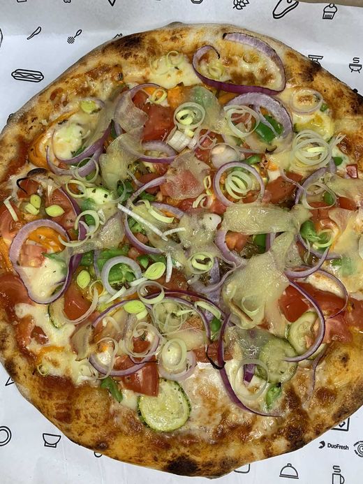 Pizza tomates cereja, pesto e alho poró vegana grande 35cm