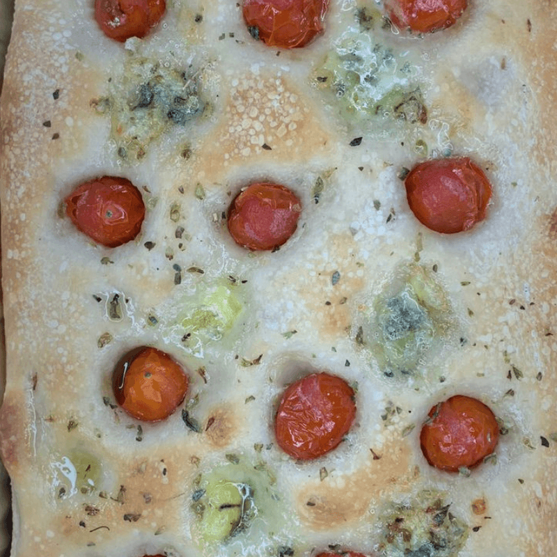 focaccia tomate cereja e gorgonzola