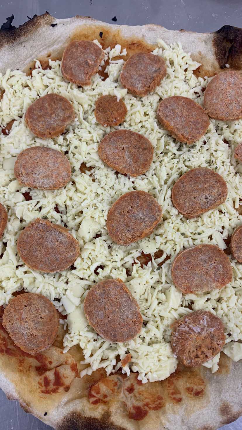 Pizza calabresa vegetal